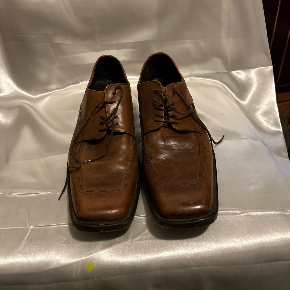 Shoes - Picture 2 of 8